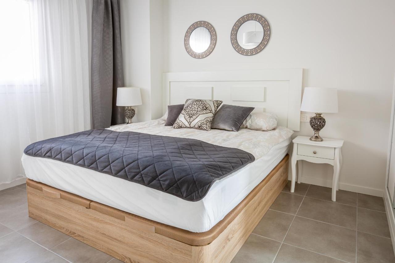 Sunny Apartment In Denia With Outdoor Swimming Pool And Garage Parking Place Included, 300M From The Sandy Beach Zewnętrze zdjęcie