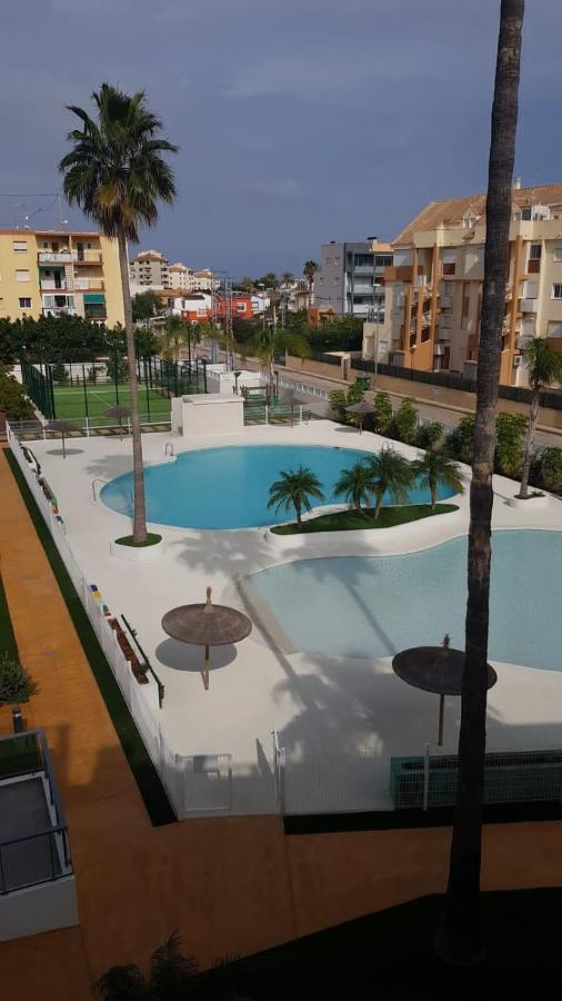 Sunny Apartment In Denia With Outdoor Swimming Pool And Garage Parking Place Included, 300M From The Sandy Beach Zewnętrze zdjęcie